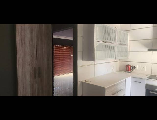 3 BEDROOM HOUSE FOR SALE IN PROTEA NORTH